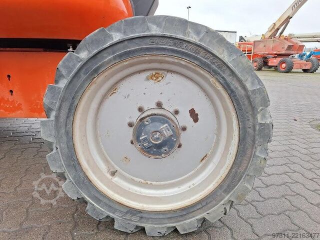 Plate-forme de travail télescopique articulée JLG 600AJ
