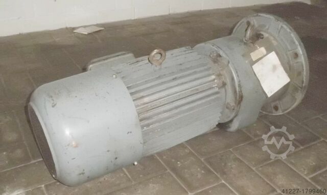 Motorreductor 2,2/5,5 kW 36/144 rpm SEW-EURODRIVE RF83WD132ML-8-2BS/HL/TF