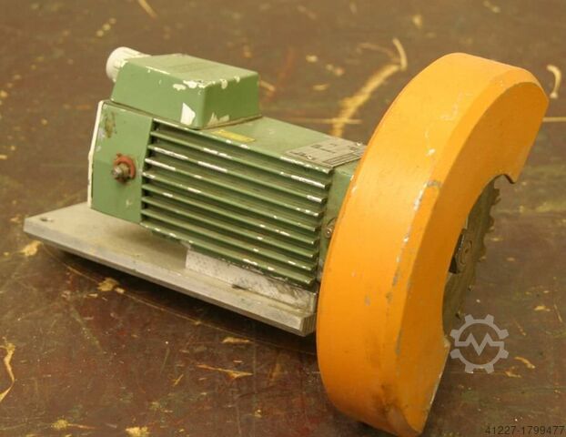 Frezen van motor voor rand verwerking van machines Perske KNS 21.05-2