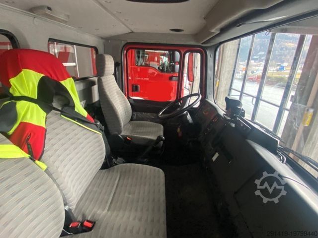 Hoogwerker vrachtwagen MAN 18.272 4x2 Hubsteiger Bj 1995