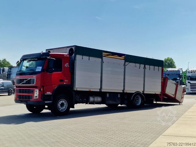 Transporte de ganado Volvo FM 300 4x2 - Livestock 1 deck - Ventilation - E...
