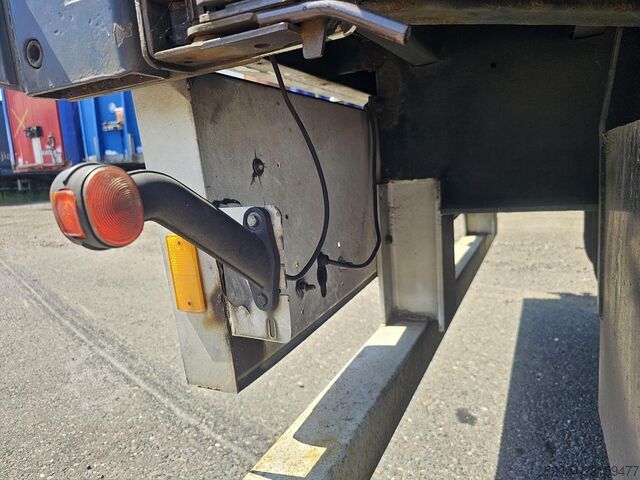 Gordijn PACTON T3 001 /3 axle curtainsider /saf disc/ apk tuv/...