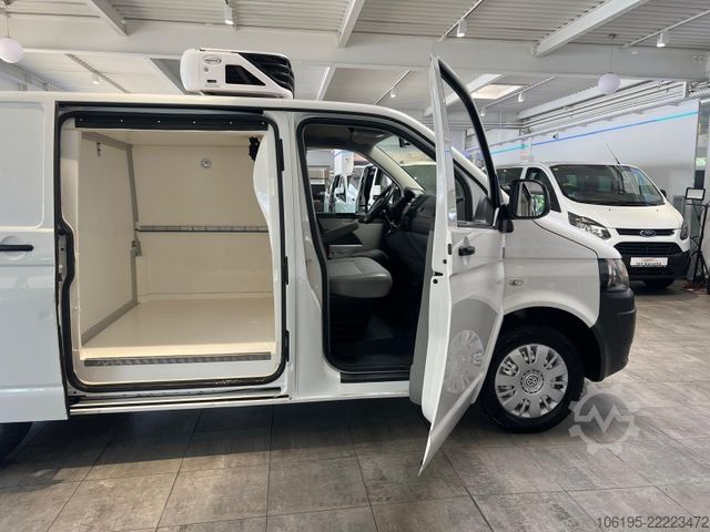 Koelwagen met geïsoleerde laadbak VOLKSWAGEN T5 Kühlkasten Tiefkühlung Carrier -30C.