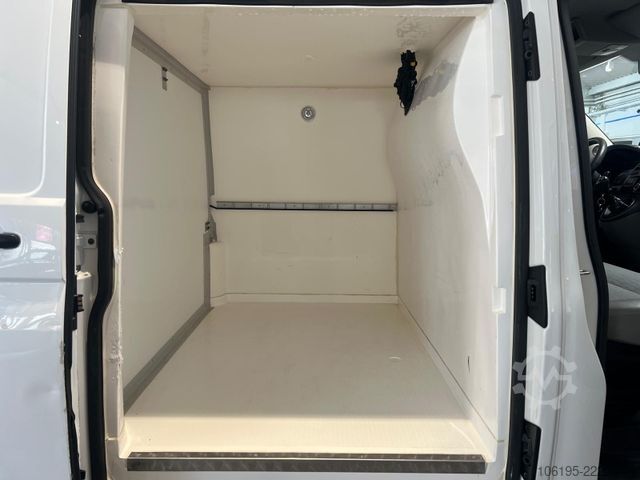 Koelwagen met geïsoleerde laadbak VOLKSWAGEN T5 Kühlkasten Tiefkühlung Carrier -30C.