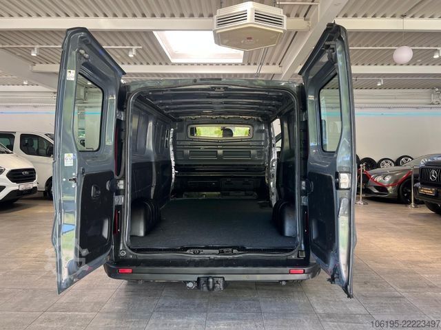 Furgão de painéis RENAULT Trafic L2-H1*Lang*1.Hand*AHK*Garantie*