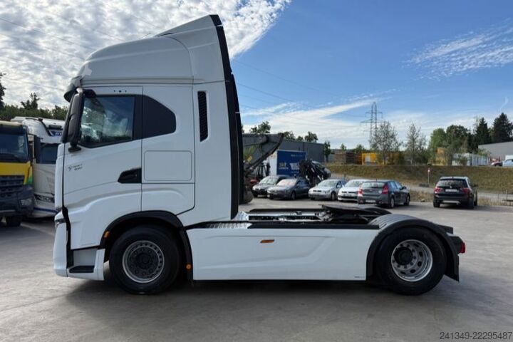 Tracteur routier standard IVECO S-Way 490 4x2