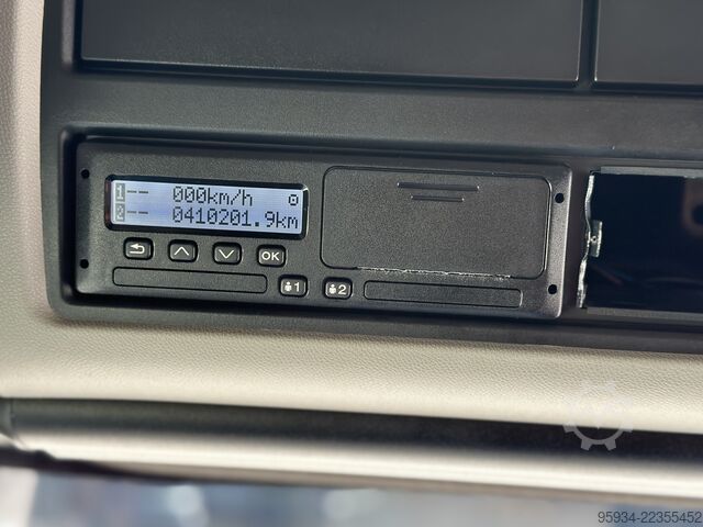 Standardni tegljač SCANIA 660 S