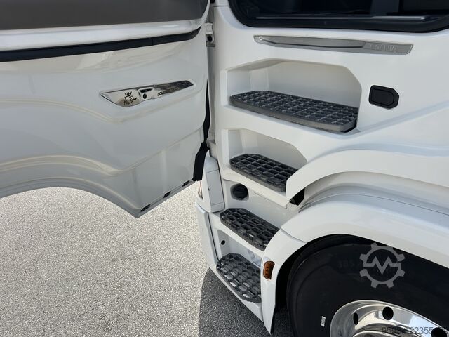 Standardni tegljač SCANIA 660S