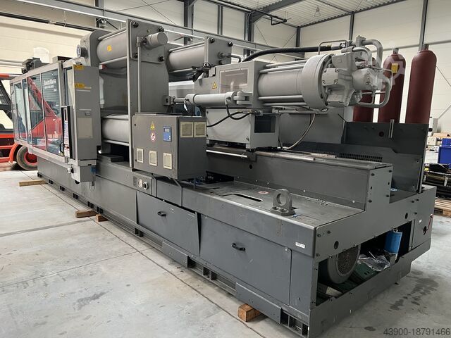 Spritzgießmaschine KraussMaffei KM 650 - 2700 C2