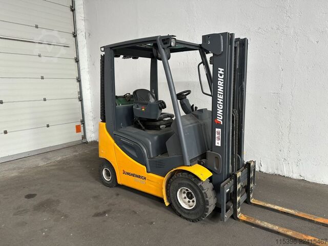 LPG targoncák Jungheinrich TFG 316s - TRIPLEX 4,4 m