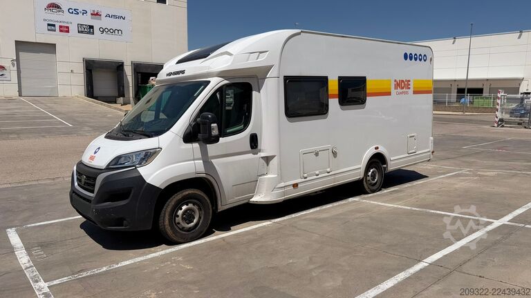 Half-integraal camper 2024 Fiat Ducato Weinsberg Carasuite | Completamente Accessoriato|5 Posti Letto