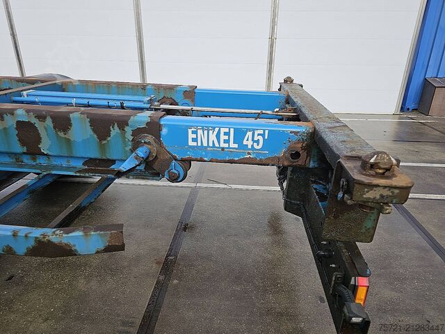 Containertransport RENDERS CHASSIS