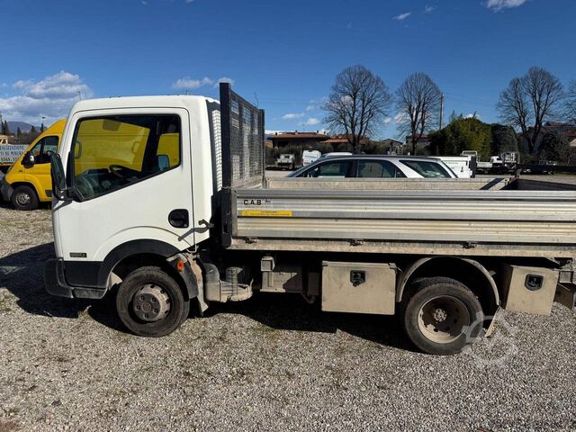 Tipper van Nissan CABSTAR 35.12 2.5 CC