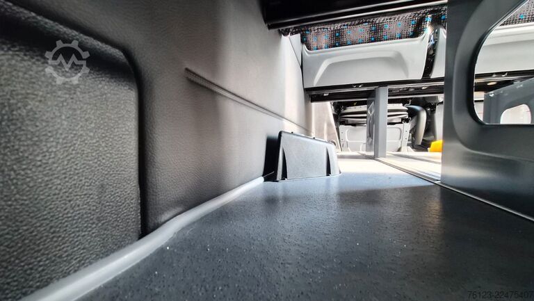 Minibusz MERCEDES-BENZ 517 Sprinter Lord Light 22 Sitzer Lagerfahrzeug