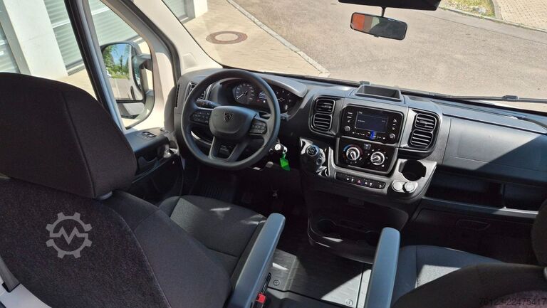 Bestelwagen met verhoogd dak PEUGEOT Boxer  Hochraum 9 Sitzer L3H2 verglast BlueHDi