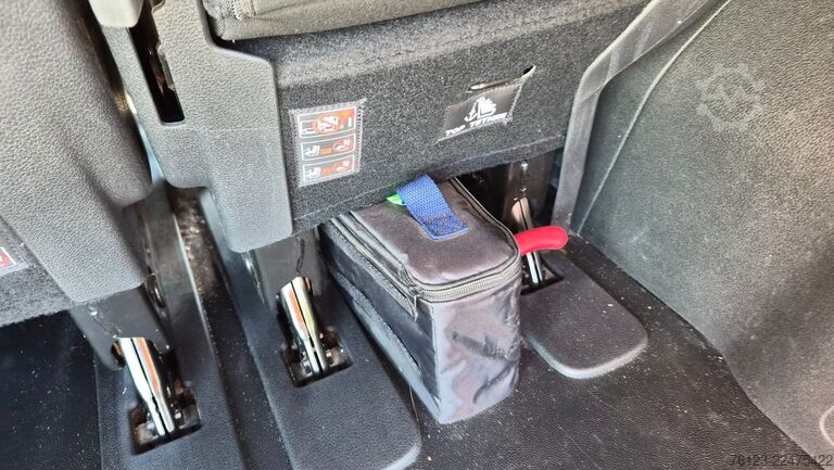Minibus Citroën SpaceTourer Opel Zafira Plus M 9 Sitzer