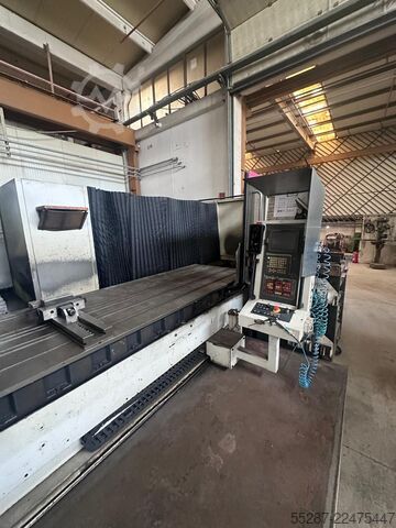 Centru de strunjire și frezare CNC Stama MC 550