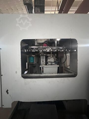 Centru de strunjire și frezare CNC Stama MC 550