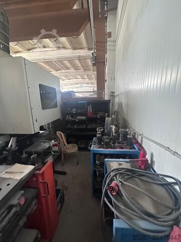 Centru de strunjire și frezare CNC Stama MC 550