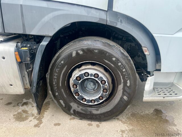 Standardni traktor DAF XF 106-480