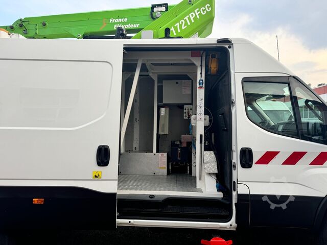 Zelfrijdend werkplatform Iveco Daily 70C15 Steiger France Elevateur 172