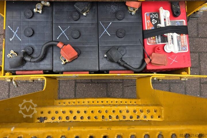 Schaarlift Haulotte COMPACT 14 As- Is, Electric, 14m Working Height, 3