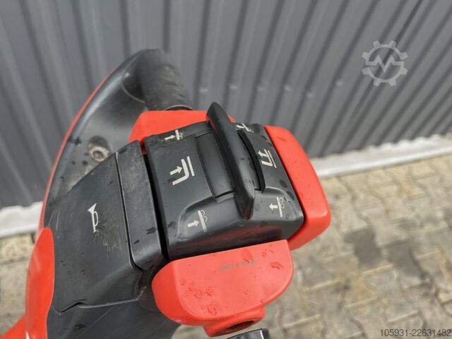 Slagači na traci za crtanje Linde D06