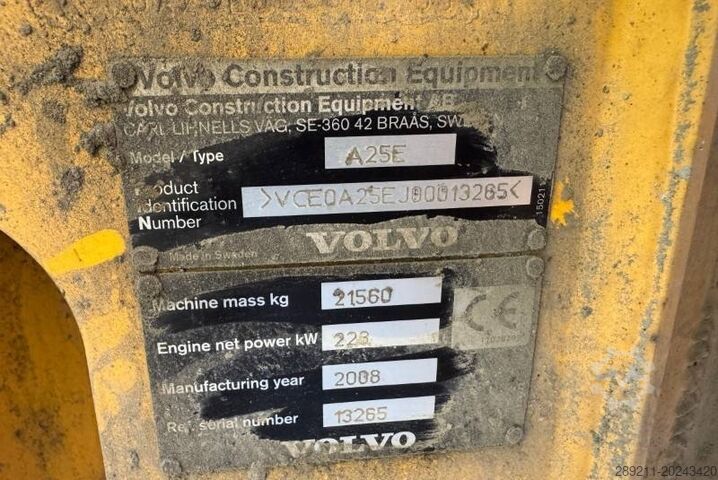 Sklápěč Volvo A 25 E (On Transport)