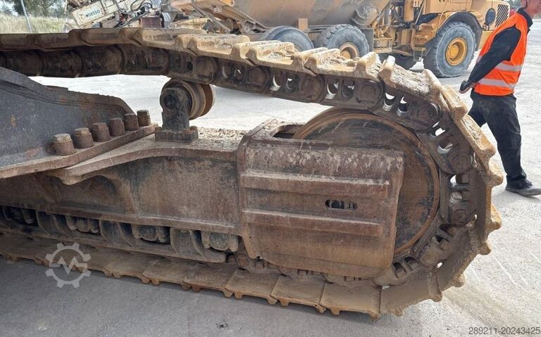 Pelle sur chenilles Volvo EC 750 EL (On Transport)
