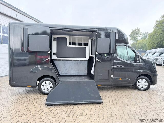 Viehtransporter RENAULT Master STX 5 Sitzer Haras ex. Lang Automatik