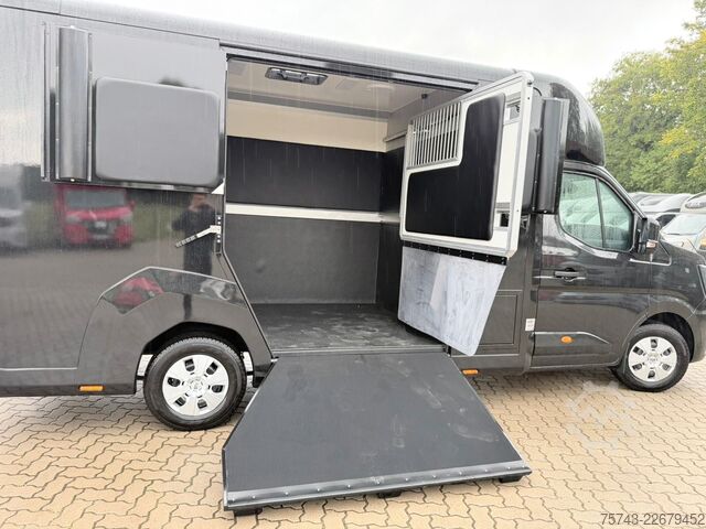Viehtransporter RENAULT Master STX 5 Sitzer Haras ex. Lang Automatik