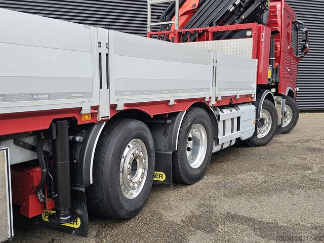 Lastplattform Volvo FH 540 8x2/6 / PALFINGER 65 t/m CRANE + JIB