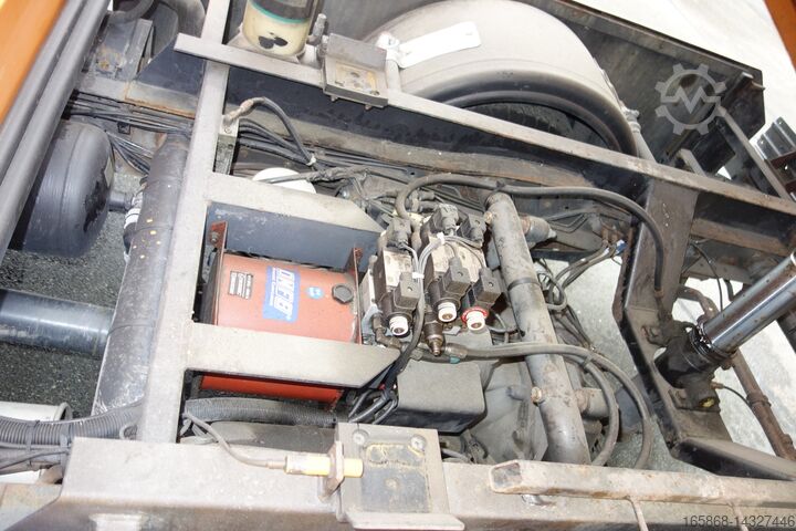 Kipper Mercedes-Benz 614D Vario Kipper DOKA Winterdienst