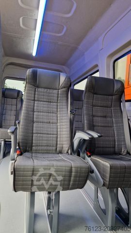 Minibuss MAN MAN TGE 9 Sitzer Airlineboden Handicap Crafter