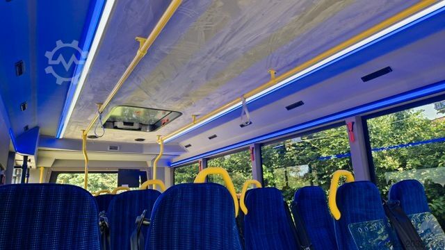 Stadsbuss MERCEDES-BENZ Heckniederflur Sprinter 517 / 4 er Bestuhlung