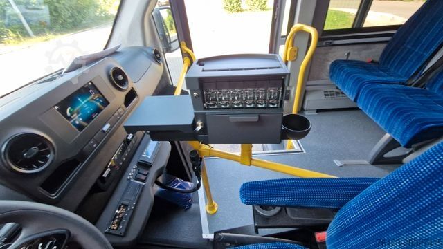 Stadsbuss MERCEDES-BENZ Heckniederflur Sprinter 517 / 4 er Bestuhlung