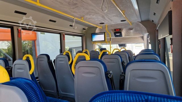 Stadsbuss MERCEDES-BENZ Heckniederflur Sprinter 517 / 4 er Bestuhlung