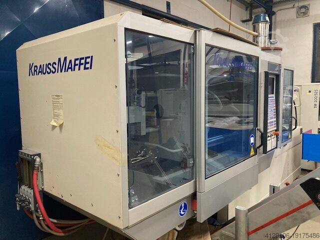 Máquina de moldagem por injeção KraussMaffei KM125-700C1