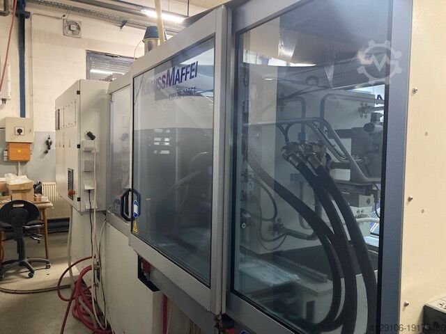 Máquina de moldagem por injeção KraussMaffei KM125-700C1