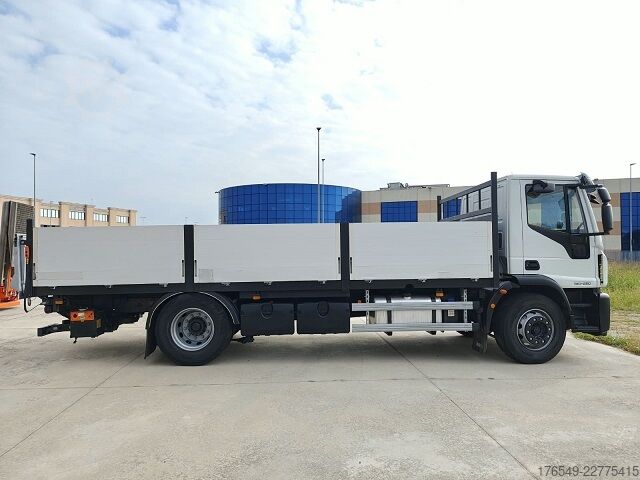 Vaste laadbak en hydraulische laadklep Iveco ML 180-250
