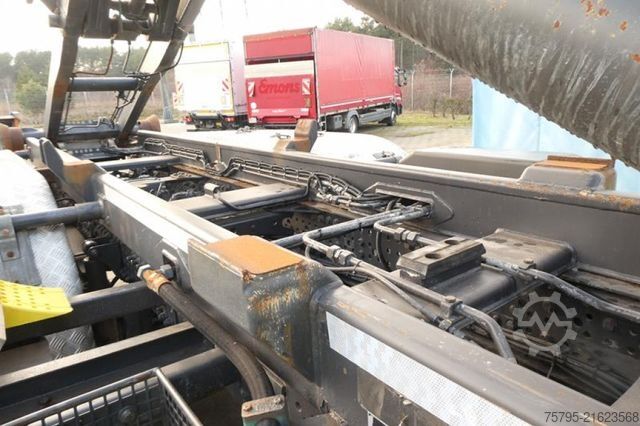 Haakarm vrachtwagen MERCEDES-BENZ Arocs 2645 K 6x4 Abrollkipper Meiller deutsch to