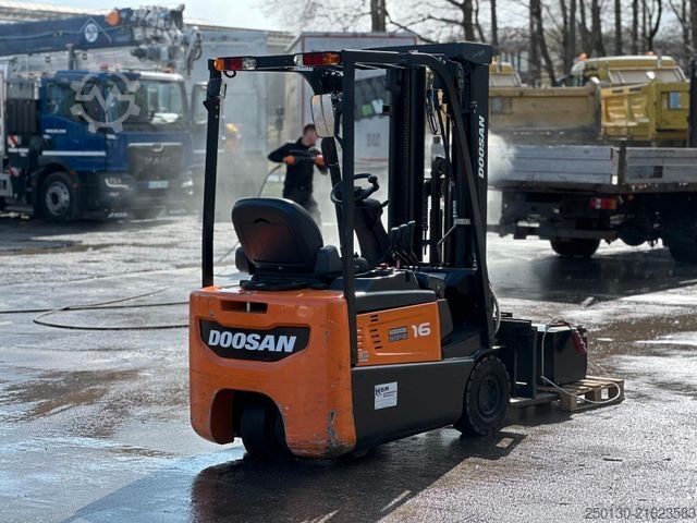 Voorlader vorkheftruck DOOSAN BR16R-7 Elektro Frontstapler mit Ladegerät