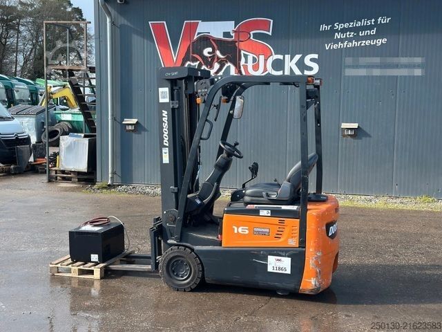 Voorlader vorkheftruck DOOSAN BR16R-7 Elektro Frontstapler mit Ladegerät