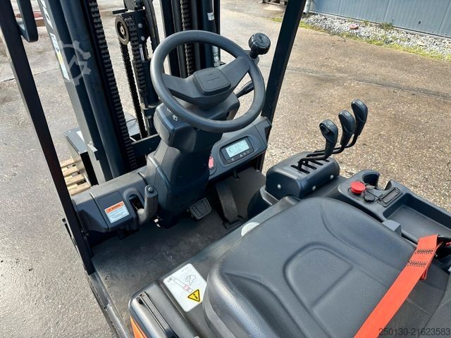 Voorlader vorkheftruck DOOSAN BR16R-7 Elektro Frontstapler mit Ladegerät