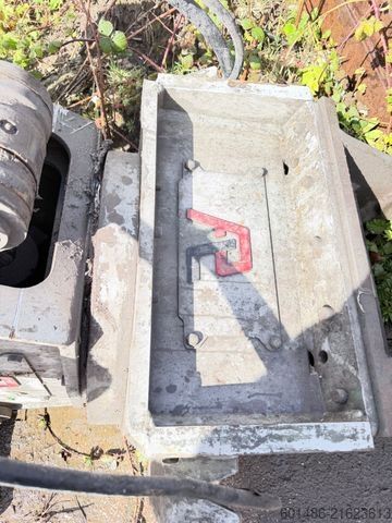 Mobiele graafmachine SENNEBOGEN 818 mit Greifer