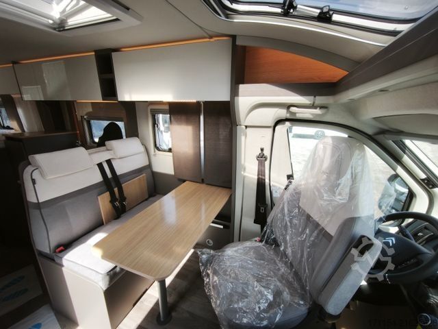 Half-integraal camper LMC Tourer T 660G