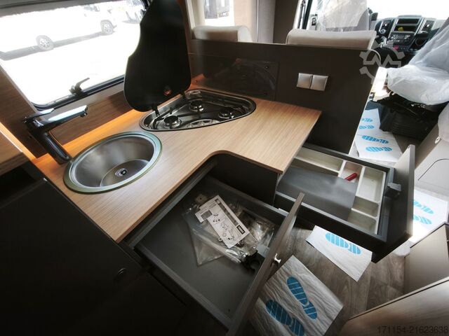 Half-integraal camper LMC Tourer T 660G