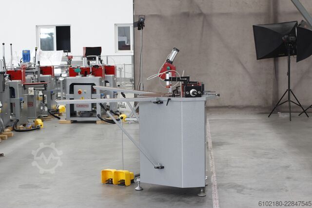 Máquina de cravar cantos WEGOMA EV175