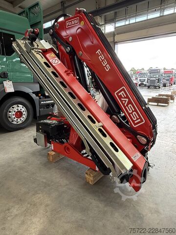 Výložníkový jeřáb Fassi F135 F235 F255 F545 SOFORT Verfügbar