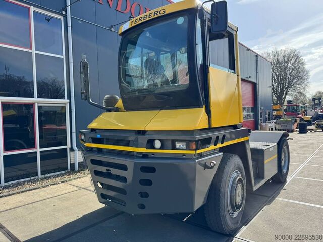 Terminal traktor Terberg RT 382
